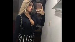 Capital sexo mostra uma travesti deliciosa mostrando seus peitões no vestiario da academia