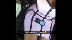 Vidio pornô mostra esse travesti delicioso indo para a academia e mostrando todo seu corpo maravilhoso para marmanjos